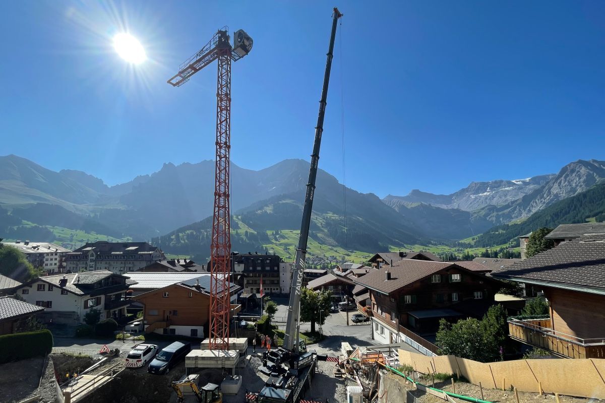 #14 Kranmontage Neubau MFH Montana